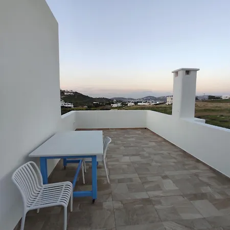 Kallista - Sunlit Aparthotel Parasporos