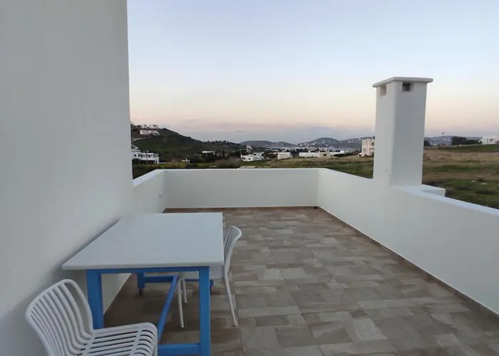 Kallista - Sunlit Aparthotel Parasporos