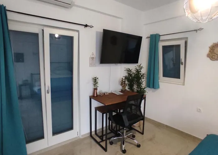 Aparthotel Kallista - Sunlit 4*